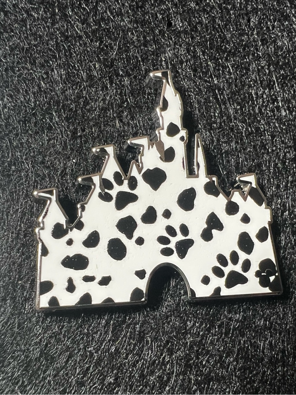 Disney wave A hidden Mickey Dalmatian castle pin